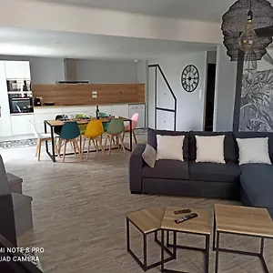  Hébergement de vacances Maison De Village 6/9 Prs